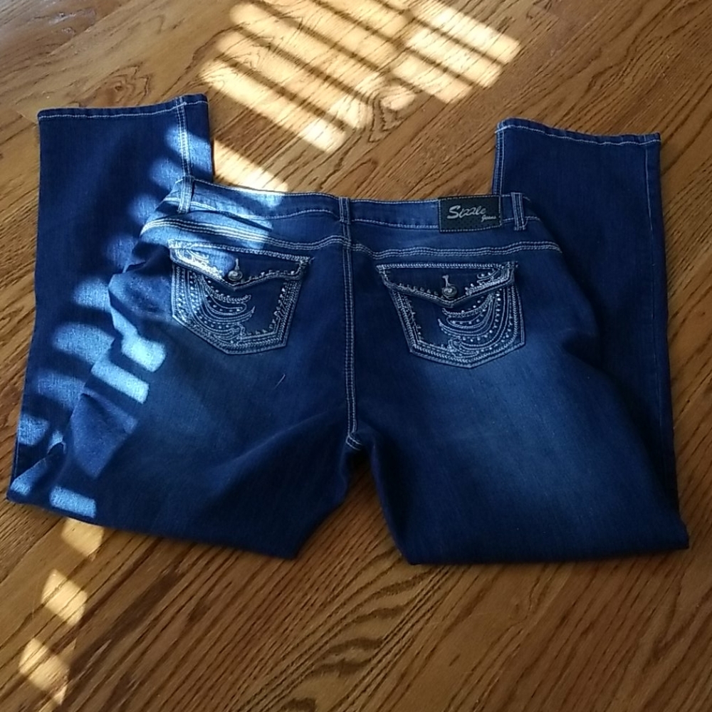 Blue Jeans - Picture 3 of 4